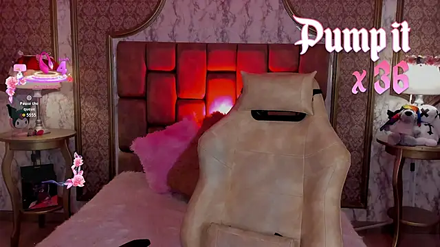 SoffiQueen online show from 13, 11, 2025