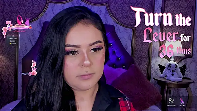 SoffiQueen online show from 18, 4, 2026