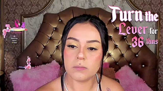 SoffiQueen online show from 3, 6, 2026