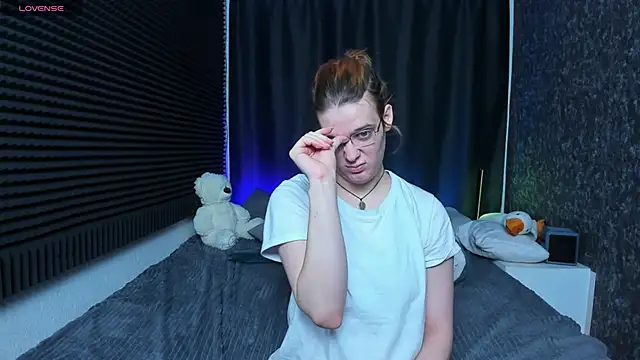 KIKI Krash online show from 20, 2, 2025