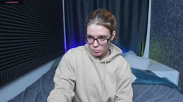 KIKI Krash online show from 25, 2, 2025