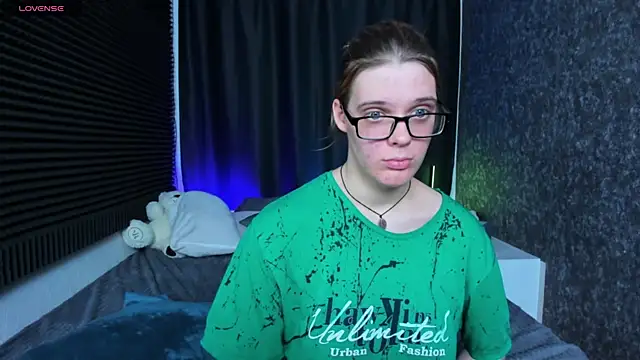 KIKI Krash online show from 13, 3, 2025