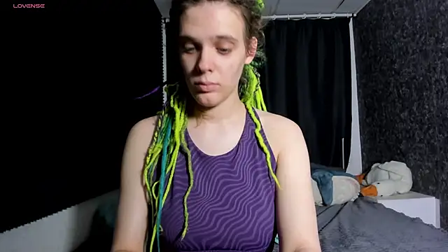 KIKI Krash online show from 3, 12, 2025