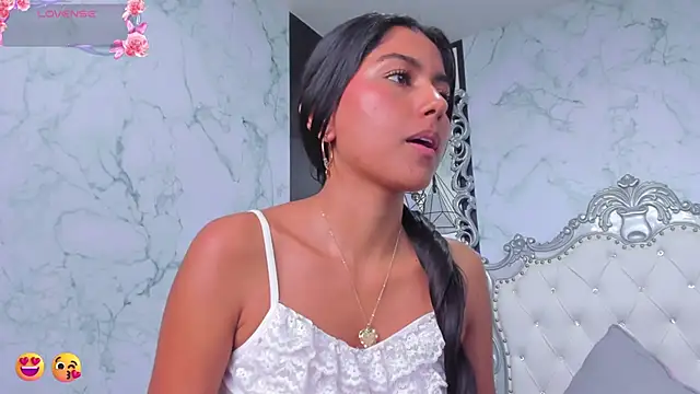 Emmy Cute18 online show from 4, 1, 2025