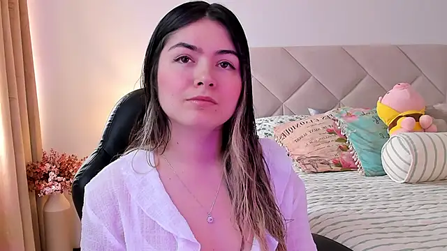 Lau Bee online show from 13, 12, 2024