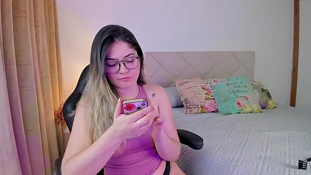 Lau Bee online show from 30, 12, 2024