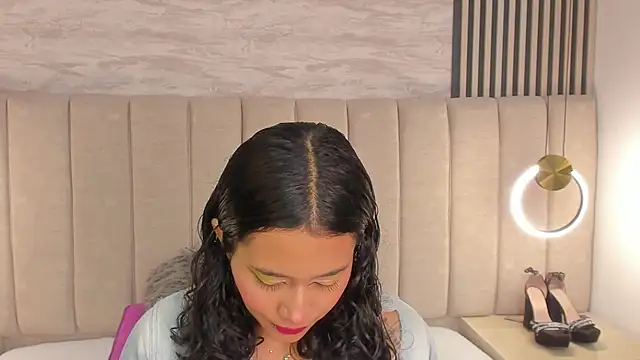 Snapshot of laura_smith33 chatting on 23, 10, 2025 laura smith33 online show from 23, 10, 2025