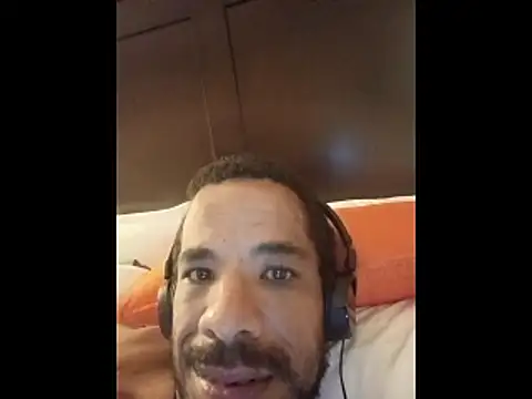 Snapshot of Tjskigh chatting on 23, 10, 2025 Tjskigh online show from 23, 10, 2025