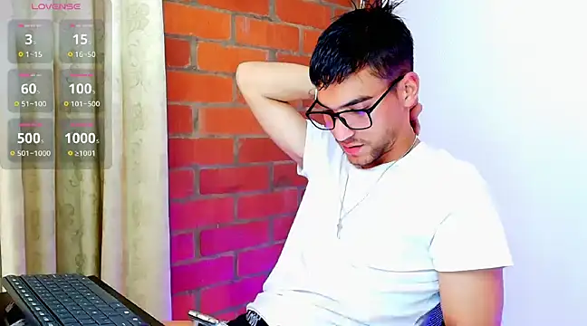 Snapshot of Leandro_valenzuela chatting on 21, 3, 2025 Leandro valenzuela online show from 21, 3, 2025