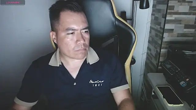 Snapshot of Jhonatan_Morales_S chatting on 4, 4, 2026 Jhonatan Morales S online show from 4, 4, 2026