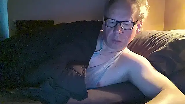 kinkyslet8 online show from 12, 4, 2026