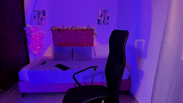 Charlee pink online show from 12, 10, 2025