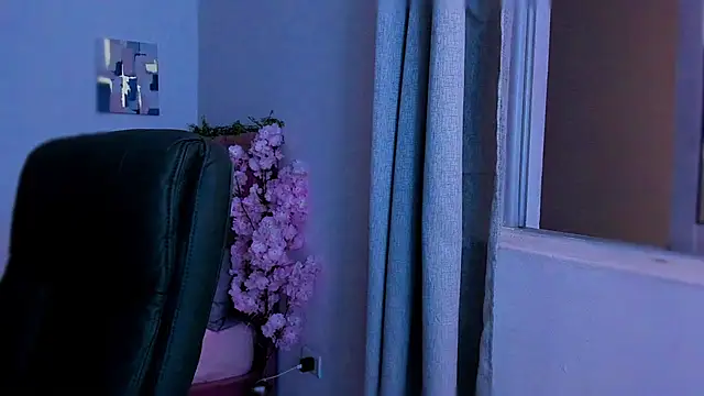 Snapshot of Charlee_pink chatting on 15, 12, 2025 Charlee pink online show from 15, 12, 2025