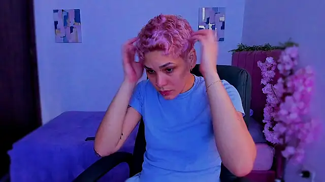 Snapshot of Charlee_pink chatting on 15, 12, 2025 Charlee pink online show from 15, 12, 2025