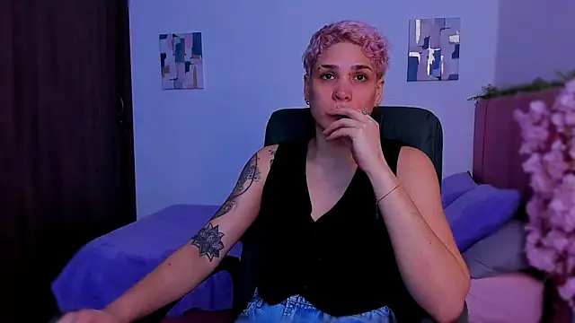 Snapshot of Charlee_pink chatting on 17, 12, 2025 Charlee pink online show from 17, 12, 2025