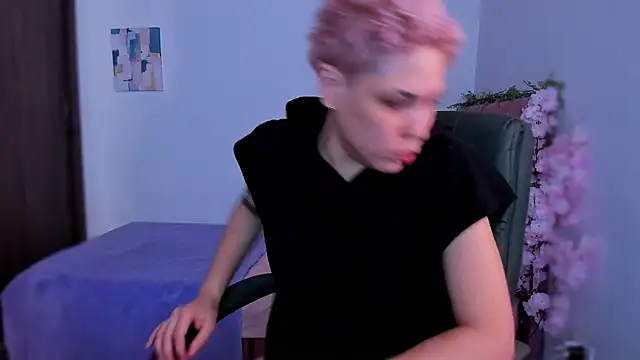 Snapshot of Charlee_pink chatting on 17, 12, 2025 Charlee pink online show from 17, 12, 2025