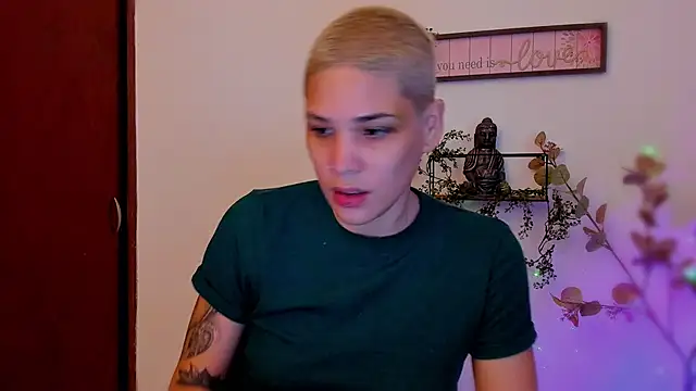 Snapshot of Charlee_pink chatting on 11, 1, 2026 Charlee pink online show from 11, 1, 2026