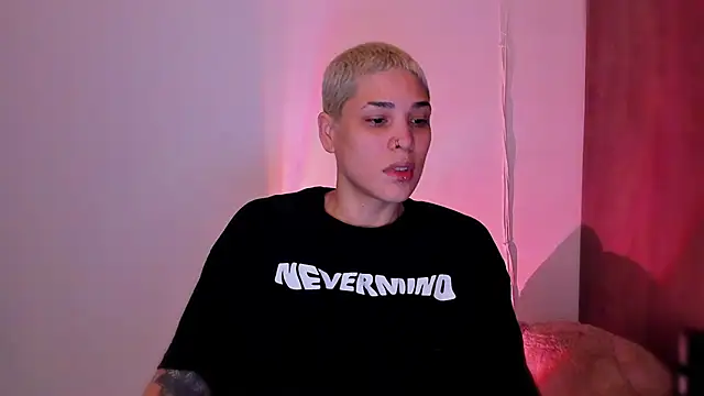 Snapshot of Charlee_pink chatting on 1, 2, 2026 Charlee pink online show from 1, 2, 2026