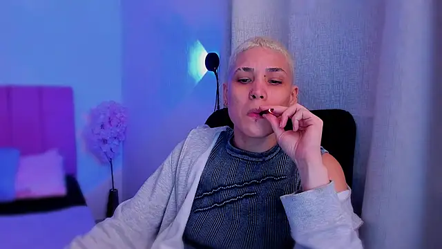 Snapshot of Charlee_pink chatting on 5, 2, 2026 Charlee pink online show from 5, 2, 2026