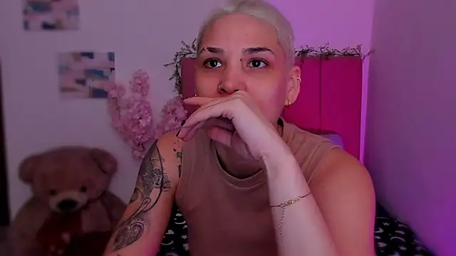 Snapshot of Charlee_pink chatting on 18, 2, 2026 Charlee pink online show from 18, 2, 2026