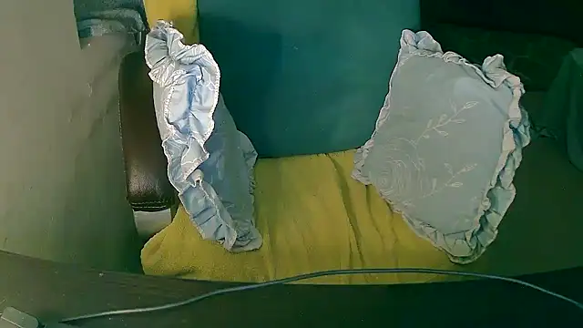 Snapshot of Cute-Tara chatting on 25, 10, 2025 Cute-Tara online show from 25, 10, 2025