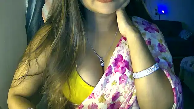 Snapshot of Cute-Tara chatting on 19, 11, 2025 Cute-Tara online show from 19, 11, 2025