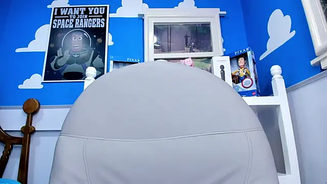 Snapshot of miss__allison chatting on 5, 2, 2025 miss allison online show from 5, 2, 2025