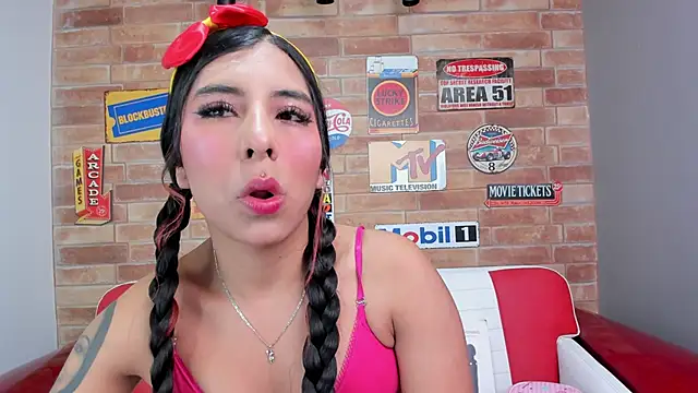 Snapshot of miss__allison chatting on 23, 9, 2025 miss allison online show from 23, 9, 2025