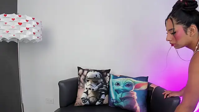 Snapshot of miss__allison chatting on 1, 11, 2025 miss allison online show from 1, 11, 2025