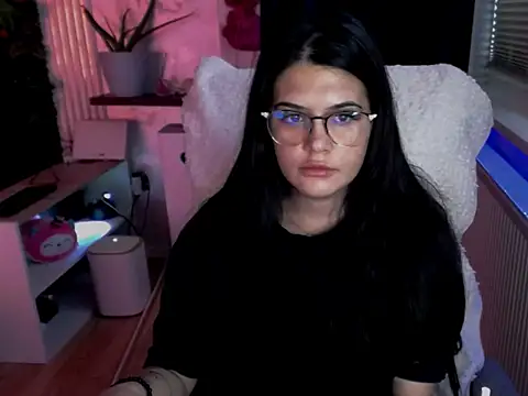 Snapshot of Michellekitty chatting on 29, 11, 2025 Michellekitty online show from 29, 11, 2025