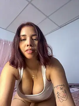 LucyMartelli online show from 17, 11, 2025