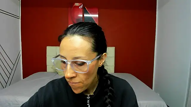 Snapshot of Abrillee1 chatting on 20, 12, 2024 Abrillee1 online show from 20, 12, 2024