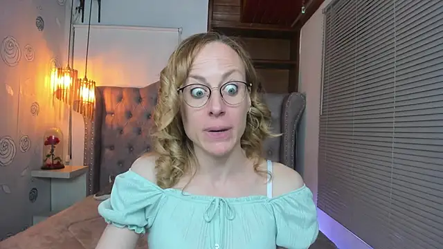 Snapshot of SammySanders chatting on 7, 3, 2025 SammySanders online show from 7, 3, 2025