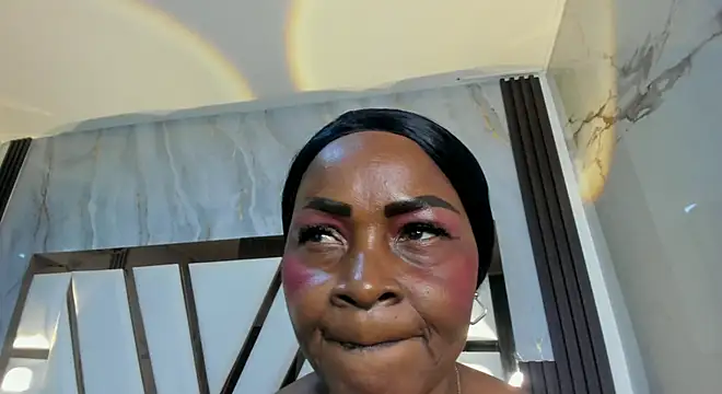 Snapshot of lola_hornei chatting on 12, 11, 2025 lola hornei online show from 12, 11, 2025