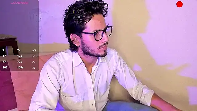 Nicholasrodrii online show from 10, 12, 2024