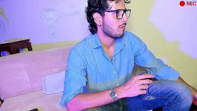 Nicholasrodrii online show from 20, 12, 2024