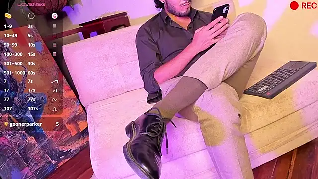 Nicholasrodrii online show from 23, 12, 2024