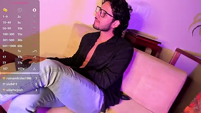 Nicholasrodrii online show from 6, 1, 2025