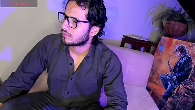 Nicholasrodrii online show from 15, 1, 2025