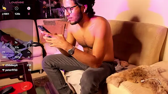 Nicholasrodrii online show from 22, 1, 2025