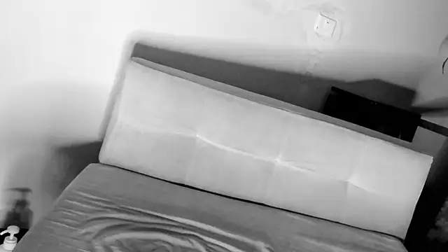 Nicholasrodrii online show from 25, 2, 2025