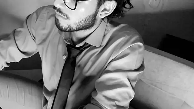 Nicholasrodrii online show from 2, 3, 2025