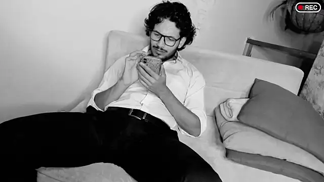 Nicholasrodrii online show from 22, 3, 2025