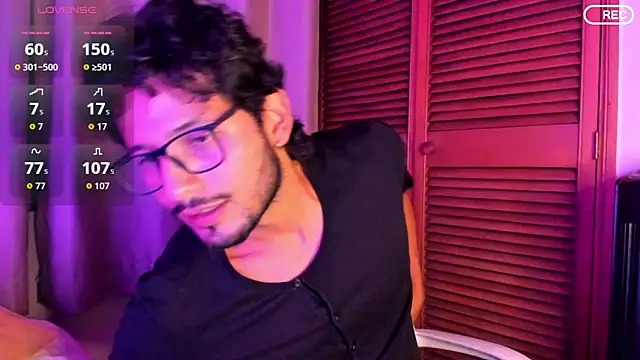 Nicholasrodrii online show from 5, 10, 2025