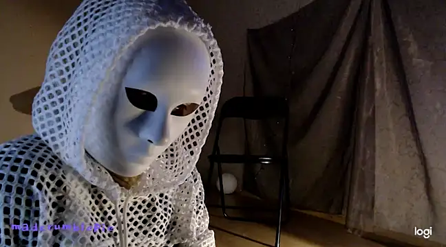 madcrumblepie online show from 22, 12, 2024