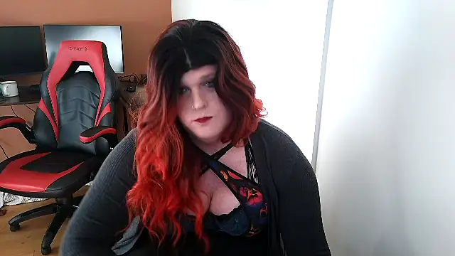 Snapshot of EmberLee chatting on 20, 6, 2026 EmberLee online show from 20, 6, 2026