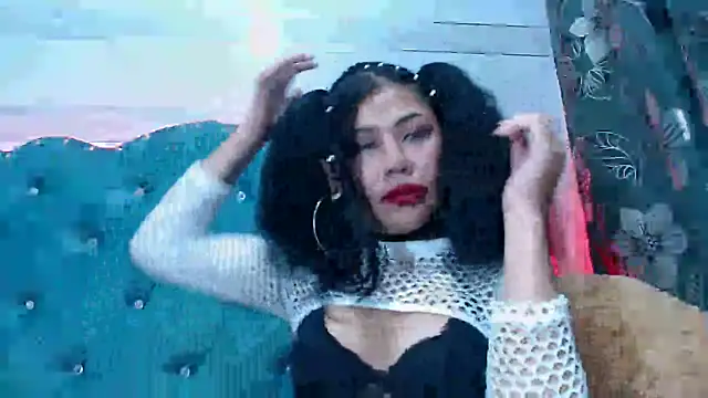 lily jamesx online show from 18, 3, 2025