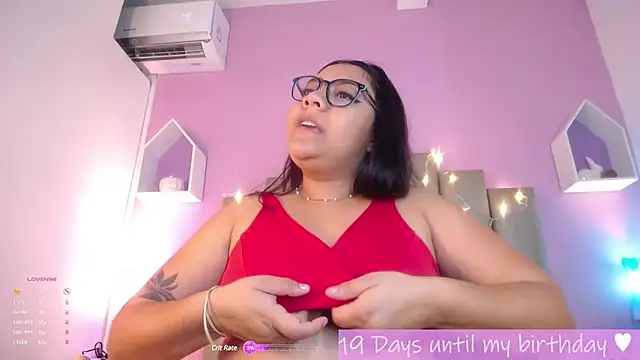 Snapshot of MeghanBurn chatting on 8, 1, 2025 MeghanBurn online show from 8, 1, 2025