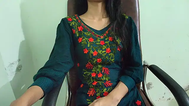 Snapshot of Srabontii chatting on 5, 3, 2025 Srabontii online show from 5, 3, 2025