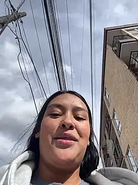 Snapshot of _NINA chatting on 9, 4, 2026 NINA online show from 9, 4, 2026